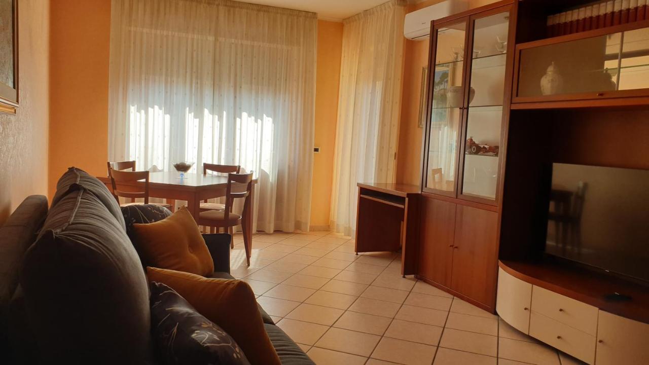 Le Marille Villa Lido di Ostia Luaran gambar